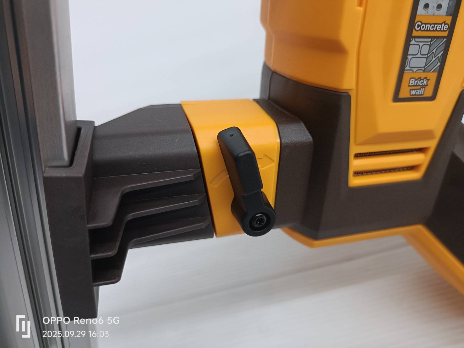 INGCO เครื่องยิงตะปูคอนกรีต40มม 20V CCNLI9005 (ตัวเปล่า)