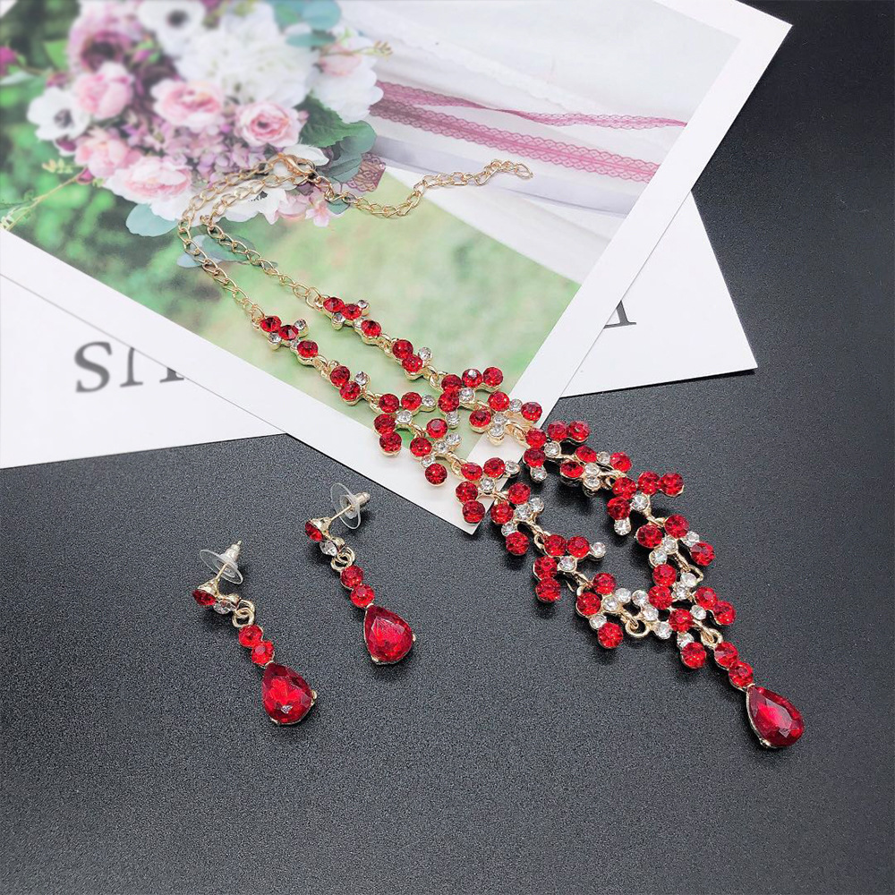 SET019 สีแดง เครื่องประดับ 3 ชิ้น มงกุฎ สร้อยคอ ต่างหู จัดเซทสวยงาม สินค้าพร้อมส่งจากไทย