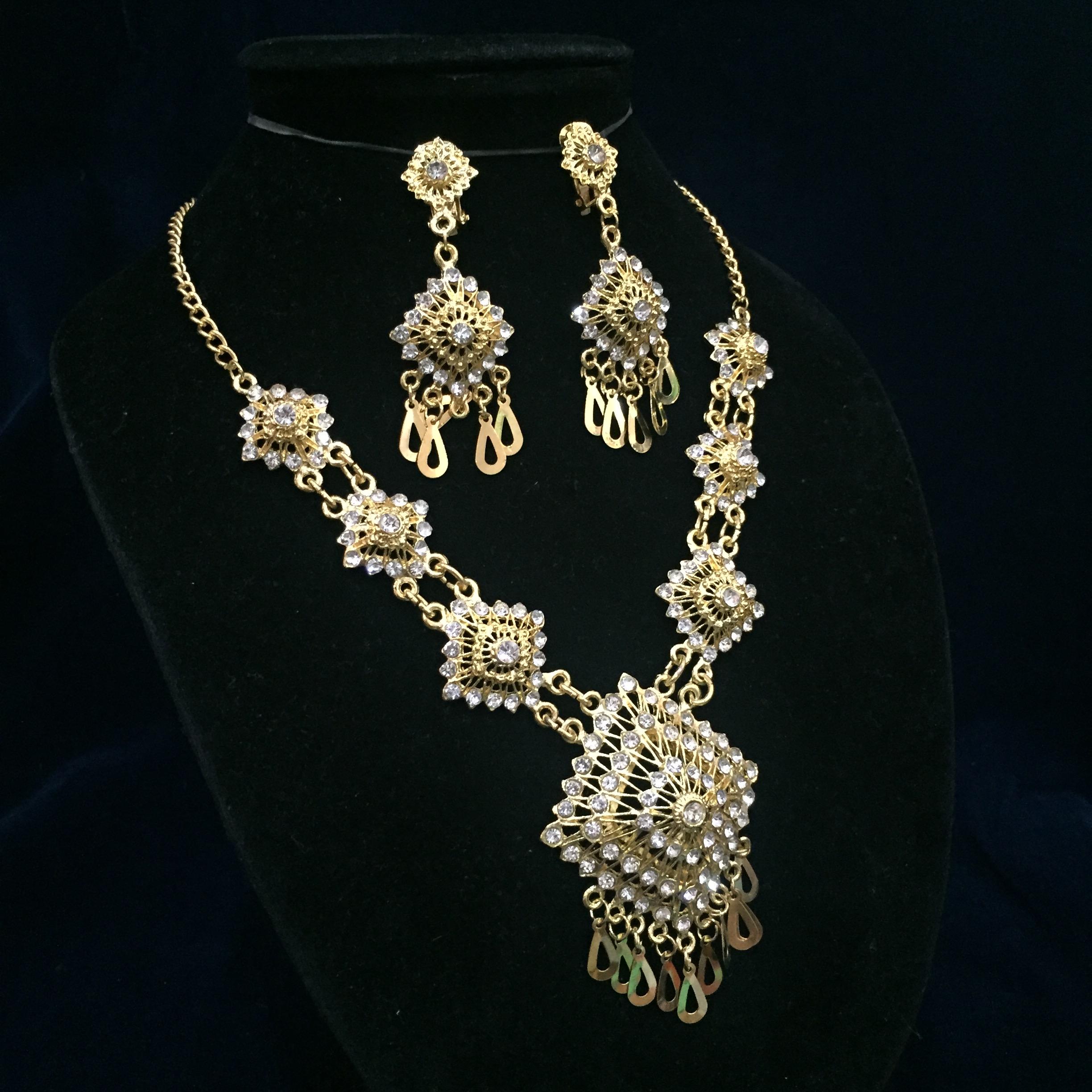 (พร้อมส่ง) เครื่องประดับไทยสร้อยคอ+ต่างหู 042