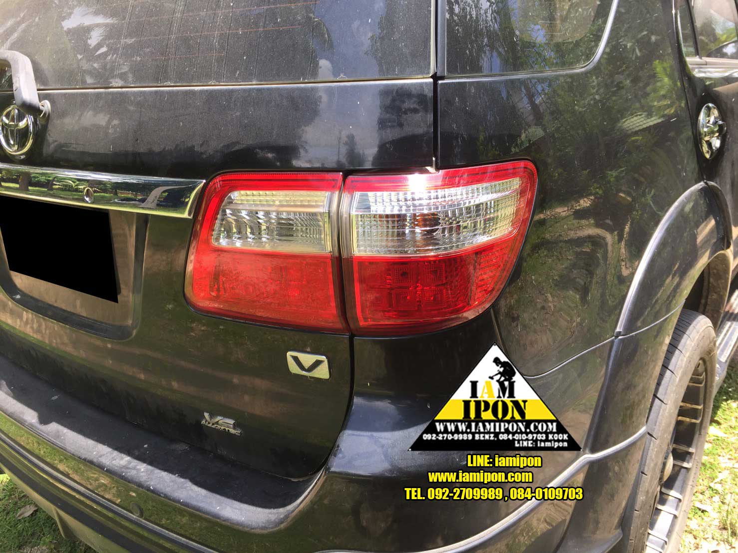 TRAIL LAMP COVER TOYOTA FORTUNER FLATBLACK 2009-2010 ครอบไฟท้ายดำด้านฟอร์จูนเนอร์ ปี 2009 - 2010