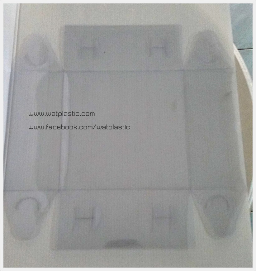 กล่องพวงมาลัย ขนาด กว้าง 8.3 x ยาว 13 x ลึก 2 นิ้ว หรือ ขนาด กว้าง 21.2 x ยาว 33 x ลึก 5 cm
