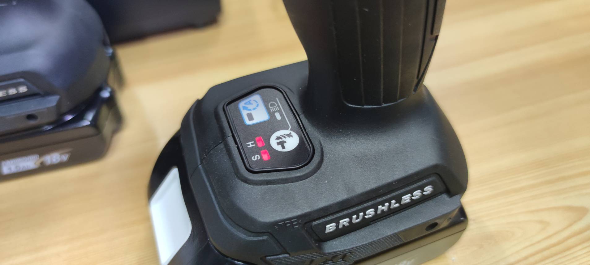 ชุดคอมโบ้ DLX2414X7B MAKITA (DHP487+DTD157)