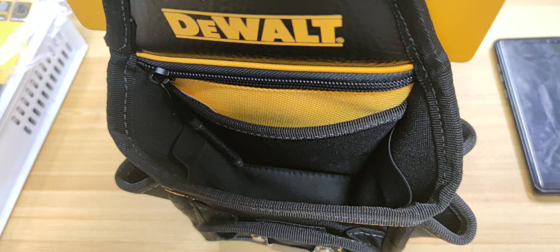 กระเป๋าคาดเอว16ช่อง DWST83484-1 DEWALT