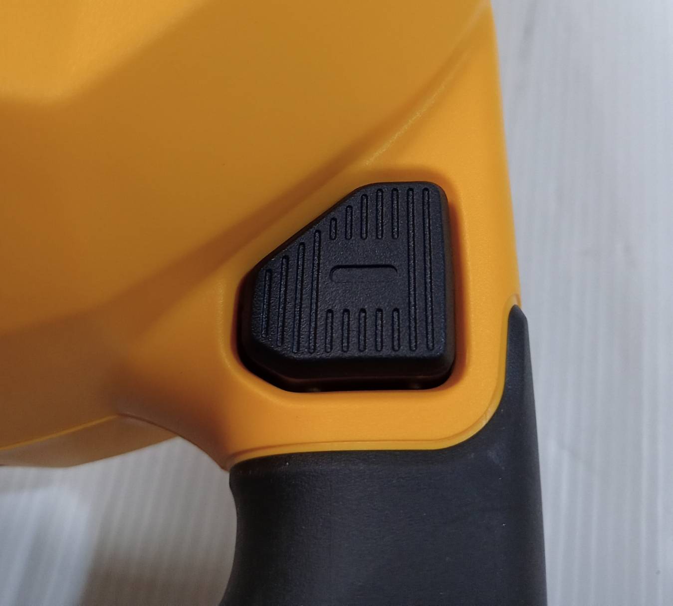 สกัดไฟฟ้า D25911K DEWALT SDS-MAX