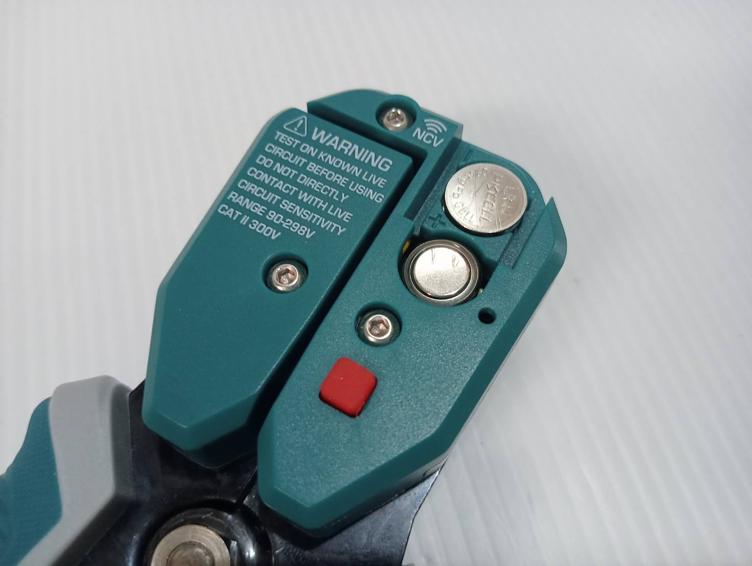 คีมปอกสายอัตโนมัติ ( ตัด ปอก ย้ำ วัดไฟ NVC ) รุ่น THT152429 Total