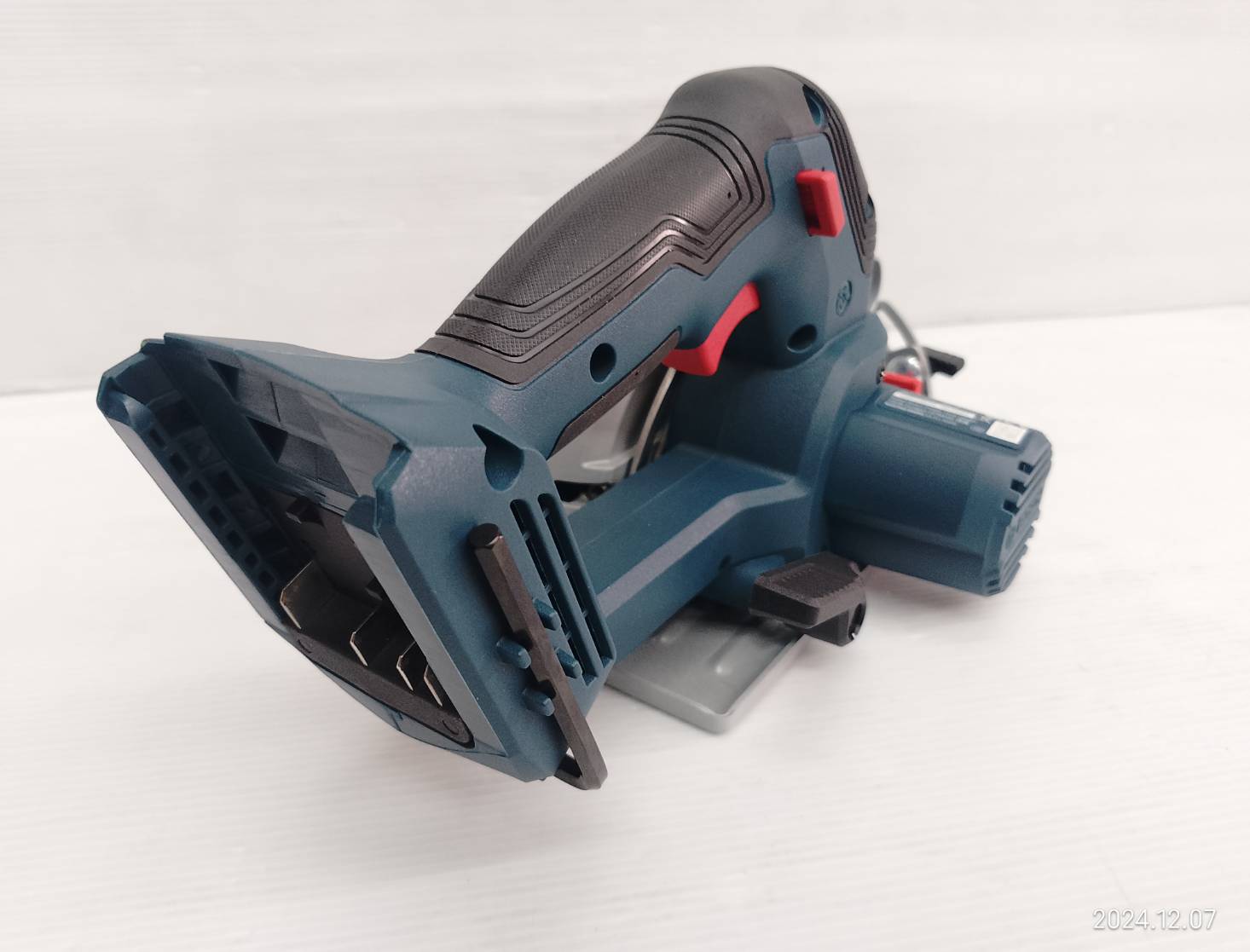 BOSCH เลื่อยวงเดือน5" 18V GKS18V-44 06019M30L0