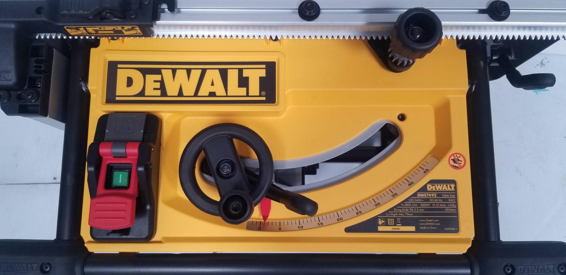 โต๊ะเลื่อยวงเดือน10" DWE7492A-IN DEWALT