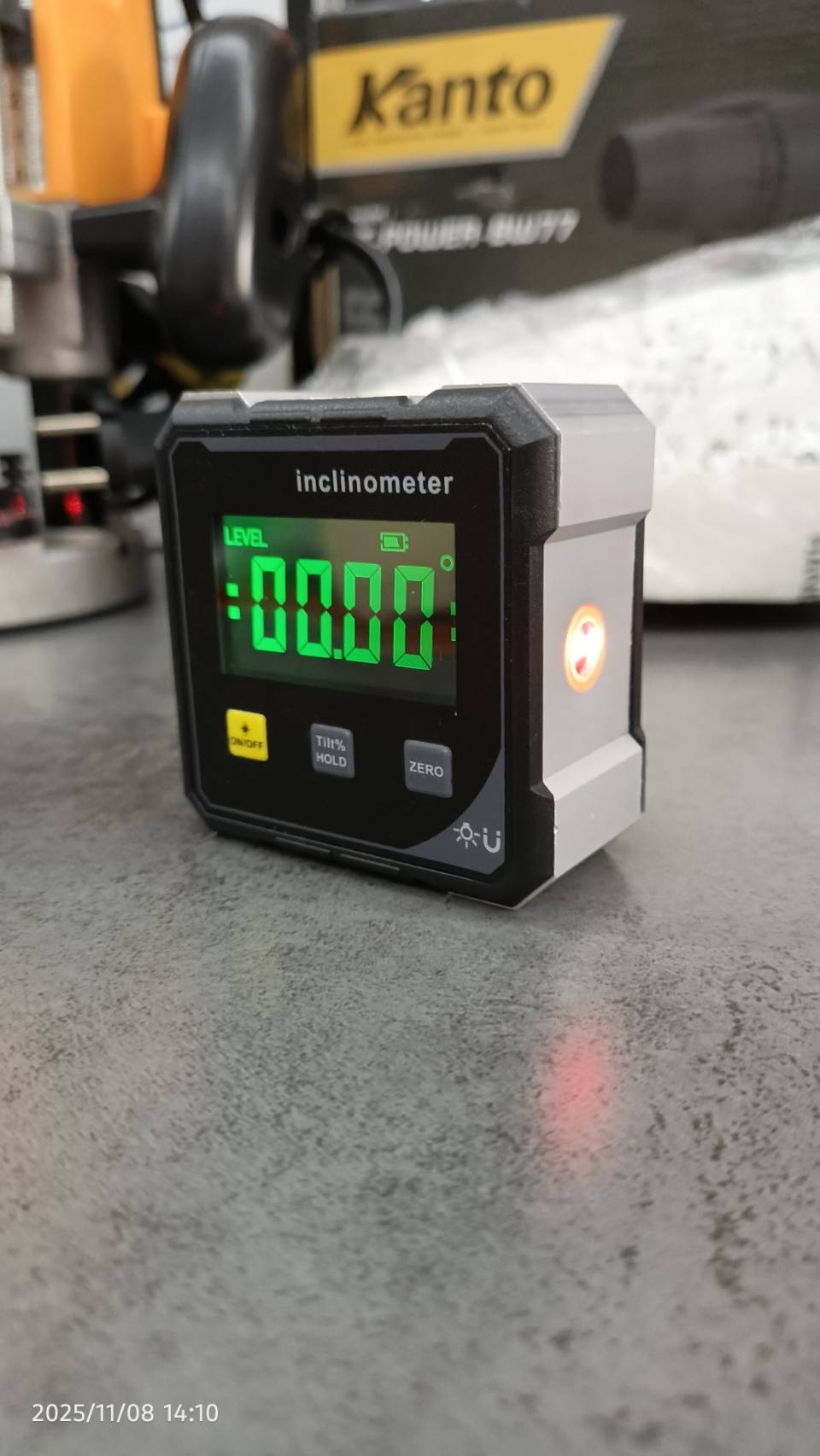 ระดับน้ำดิจิตอลมินิ รุ่น DC108 มีเลเซอร์แสงแดง