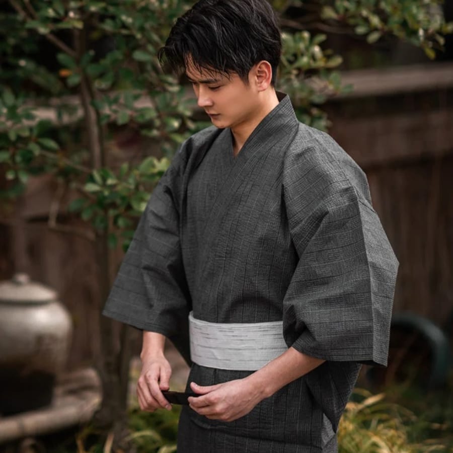 ยูกาตะชายสีเทา