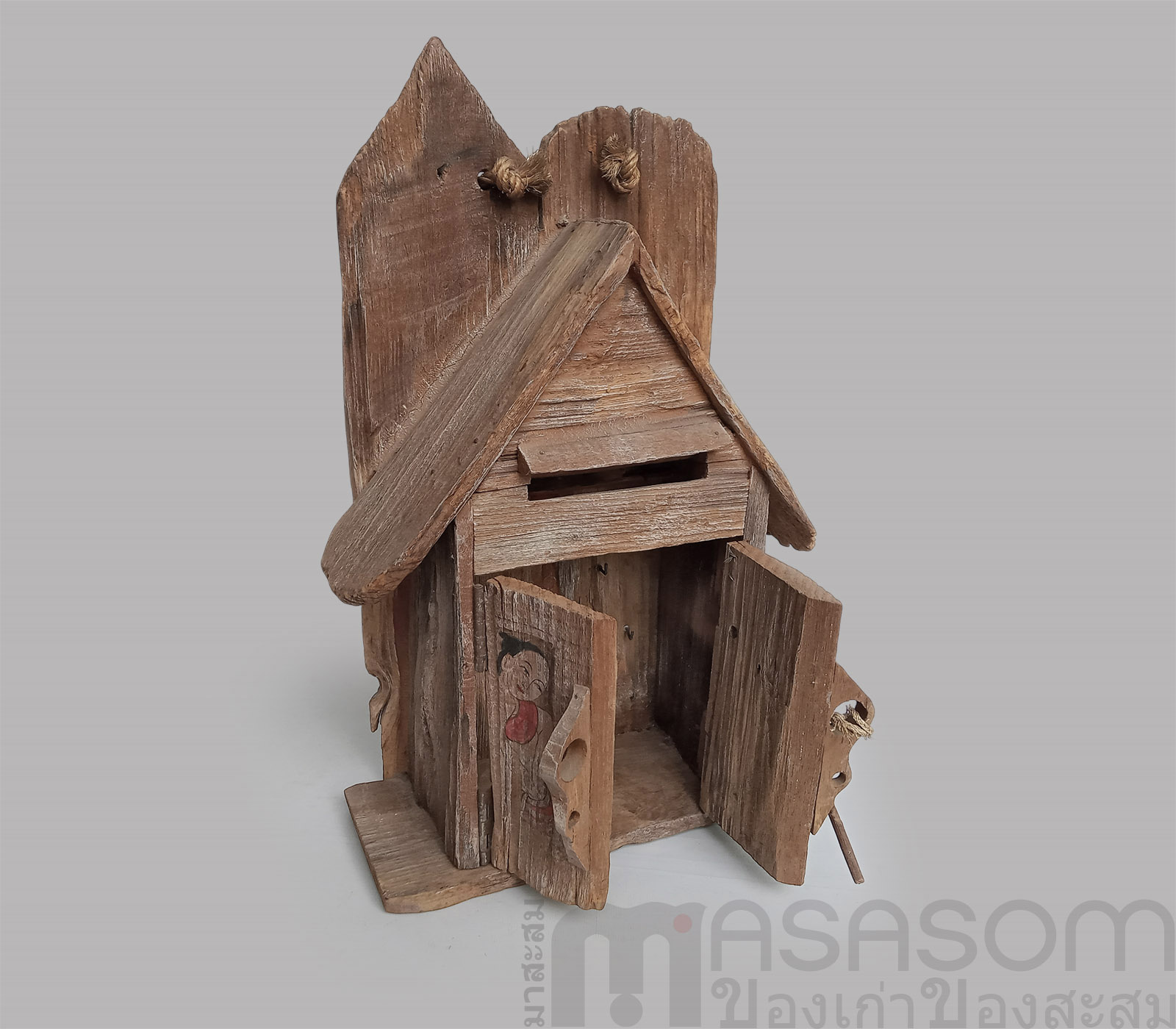 ตู้จดหมายไม้เก่า