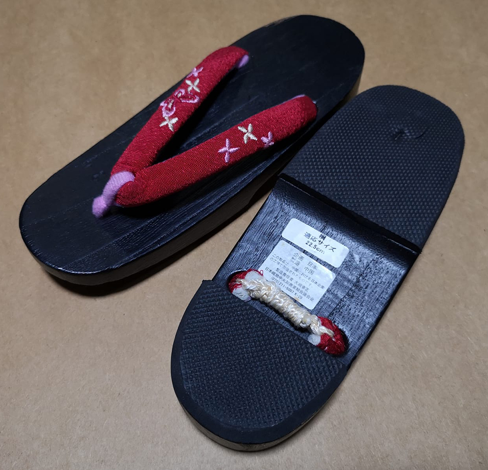 รองเท้าเกี๊ยะไม้ญี่ปุ่น หูแดงลายปัก size 22.5 มือ1