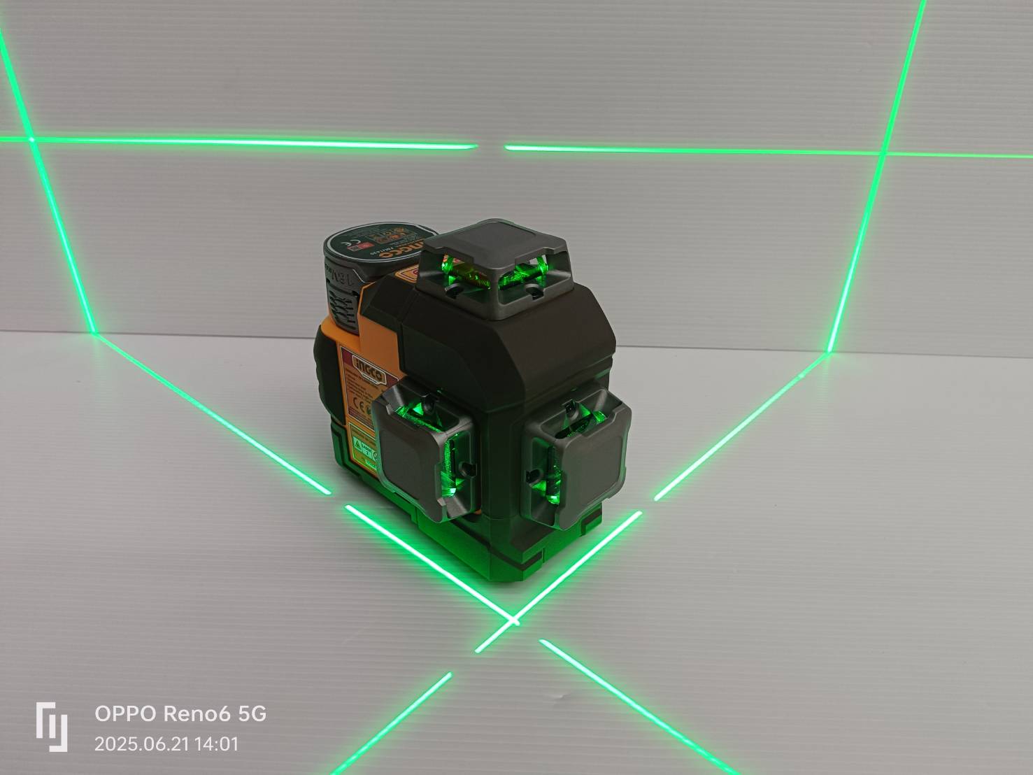 INGCO เลเซอร์ระดับ 12เส้น 16V แสงเขียว HLL301201