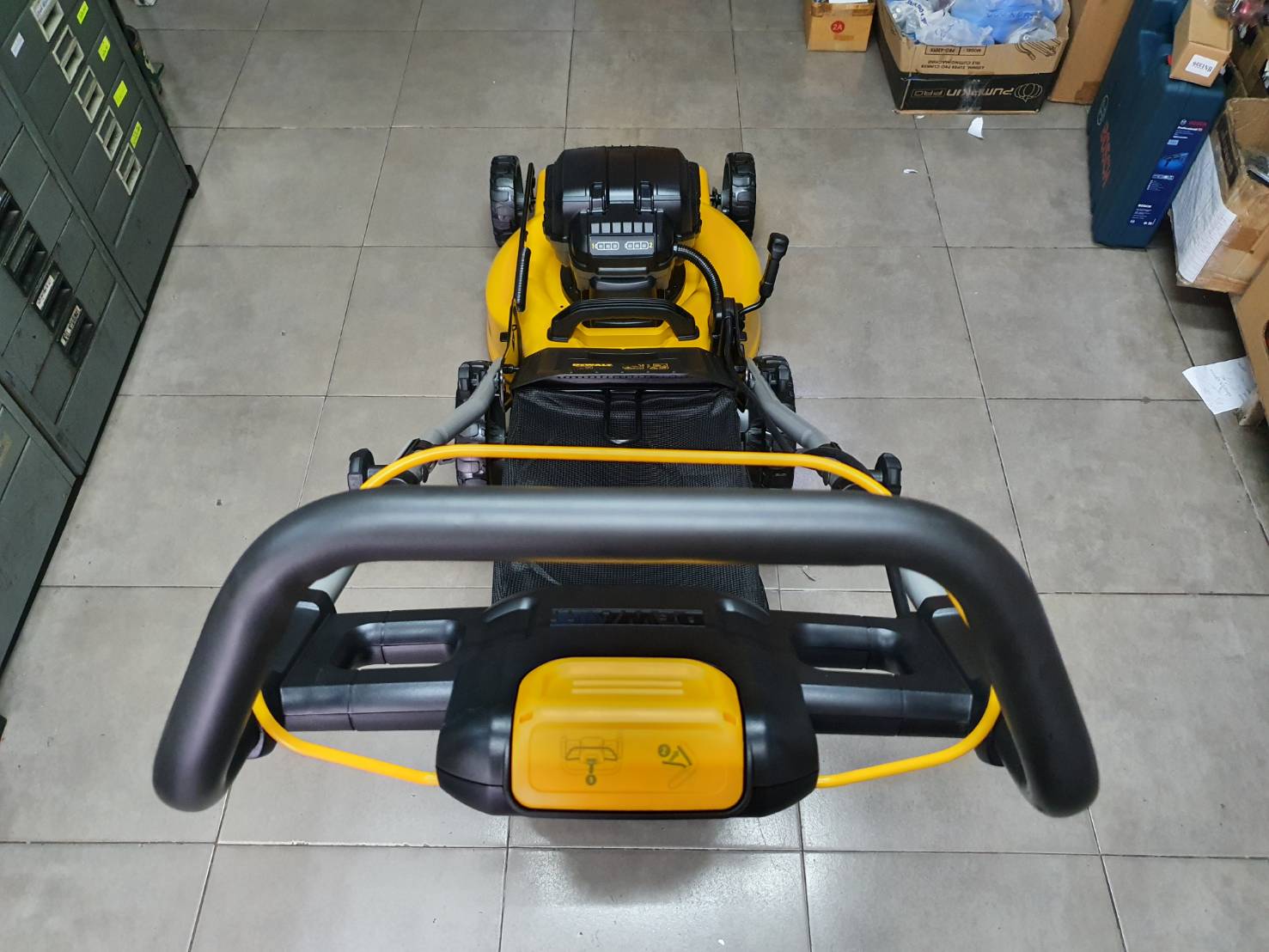 เครื่องตัดหญ้ารถเข็นไร้สาย 18V+18V DCMW564N DEWALT (ตัวเปล่า)