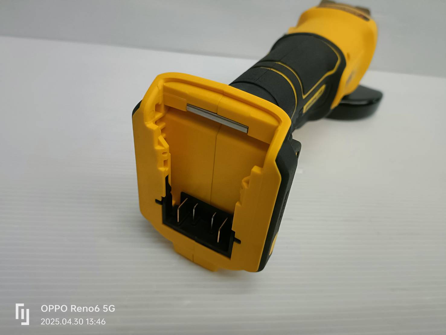 หินเจียรไร้สาย4" 20V DCG407N-B1 DEWALT