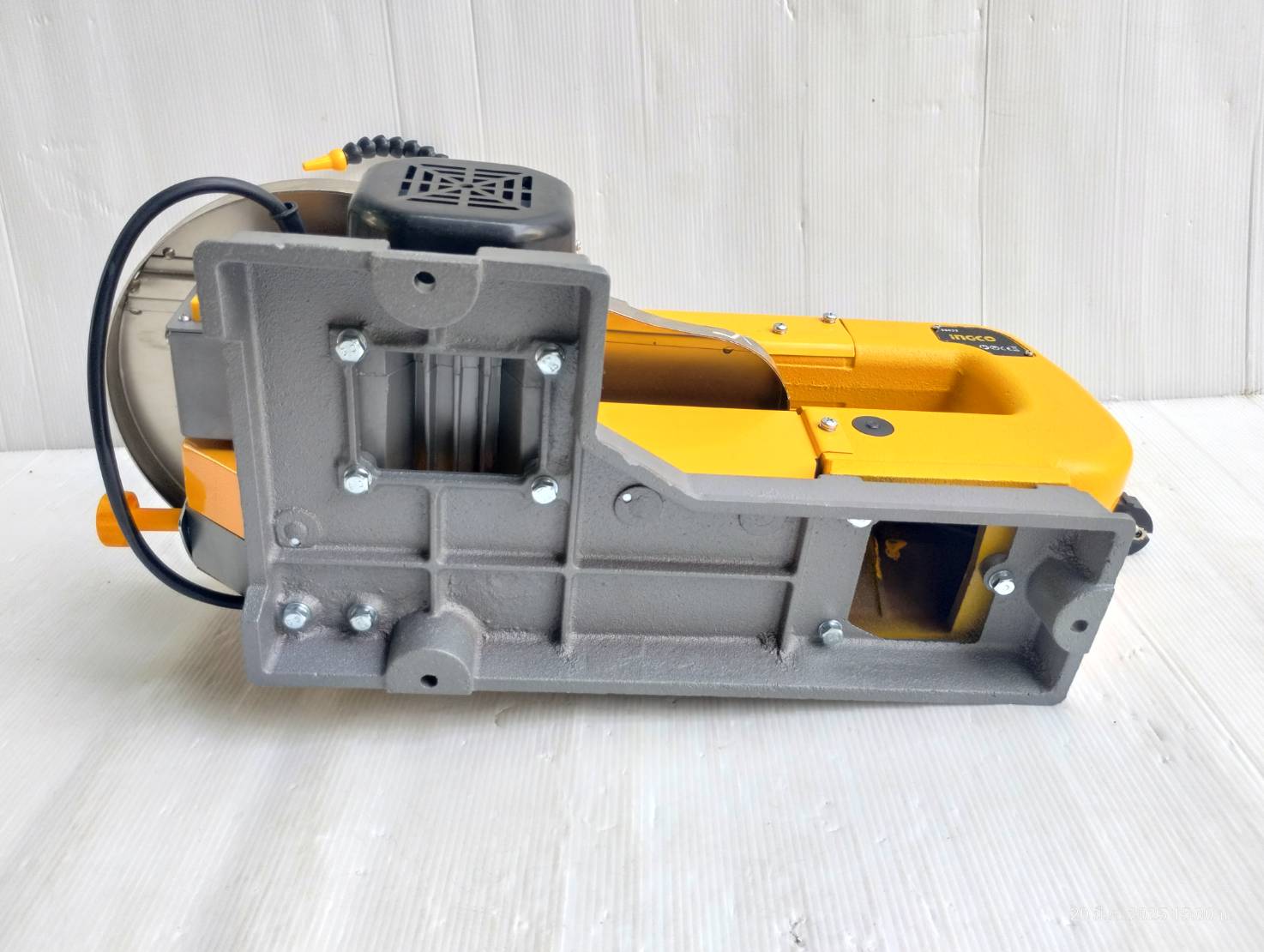 INGCO แท่นเลื่อยฉลุ 220 โวลต์ รุ่น SS852