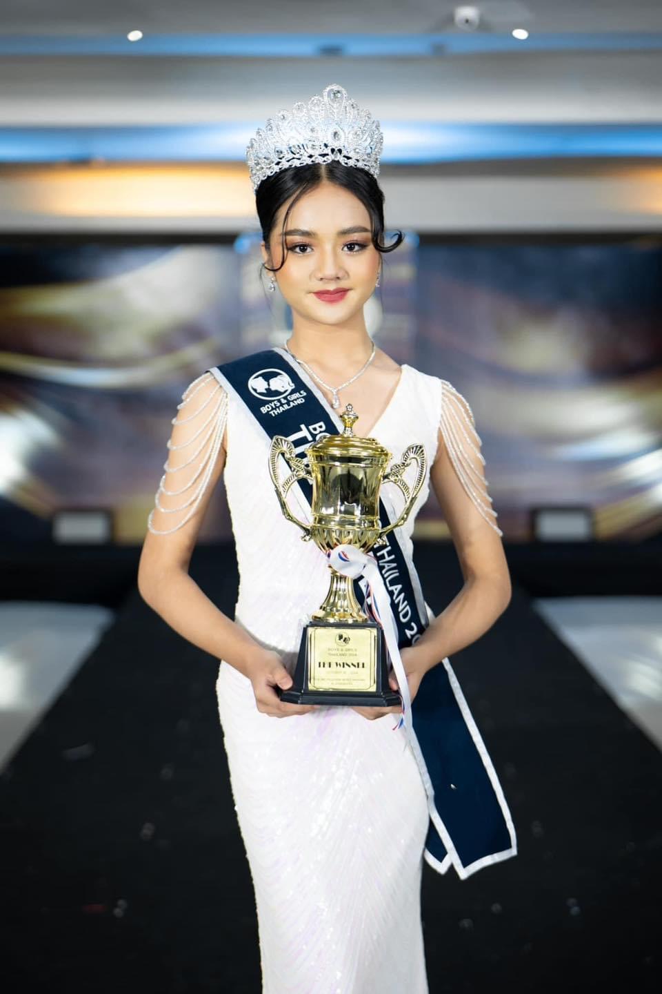 (พร้อมส่งจากไทย) มงกุฏ 126 Miss Universe Thailand 2022 งานสวย รุ่นฐานกลม ส่งด่วน ส่งจาก จ.อุบลราชธานี