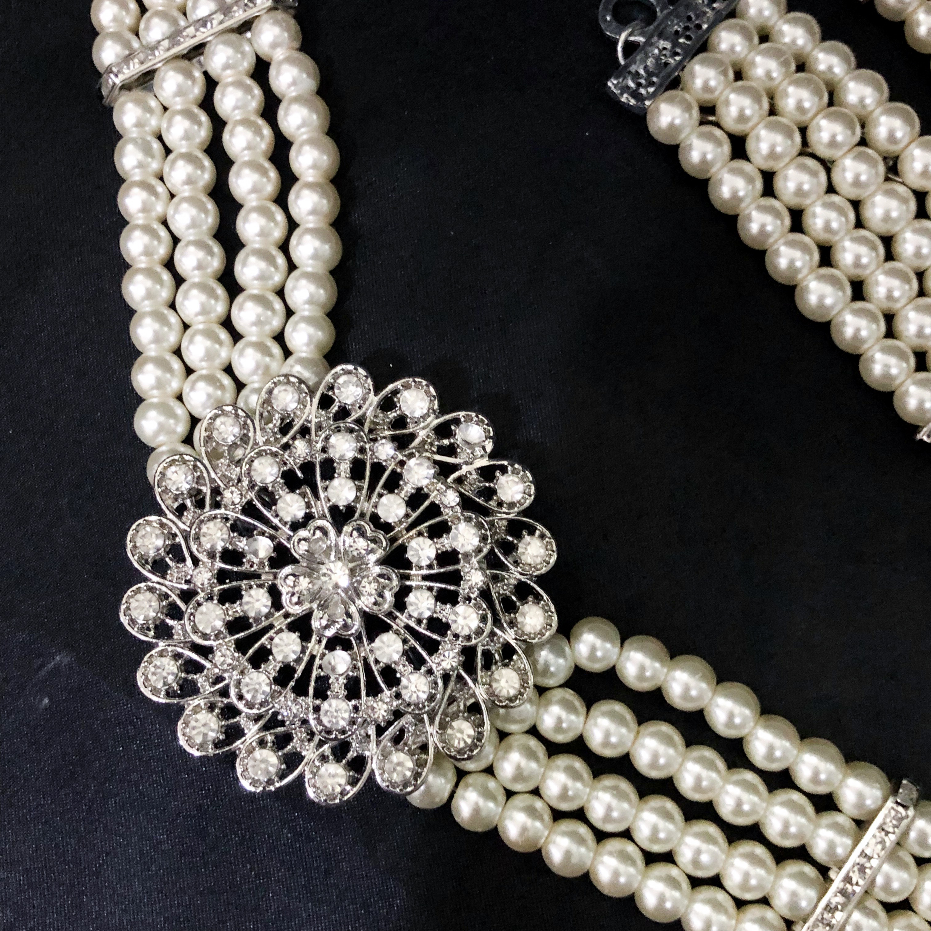 (พร้อมส่ง) เข็มขัดมุก027 สีเงิน