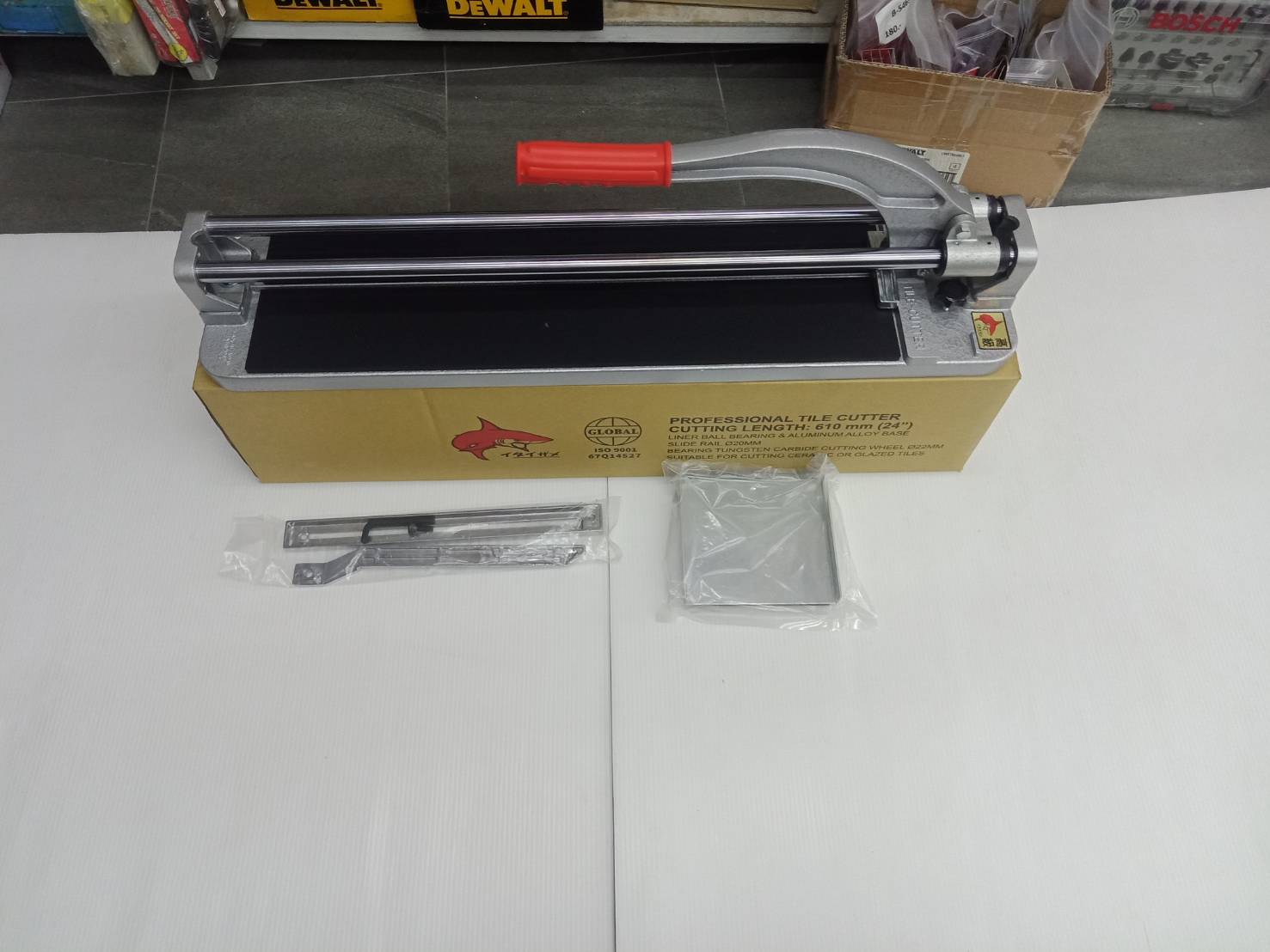 แท่นตัดกระเบื้อง ตราฉลาม 610mm. (24")