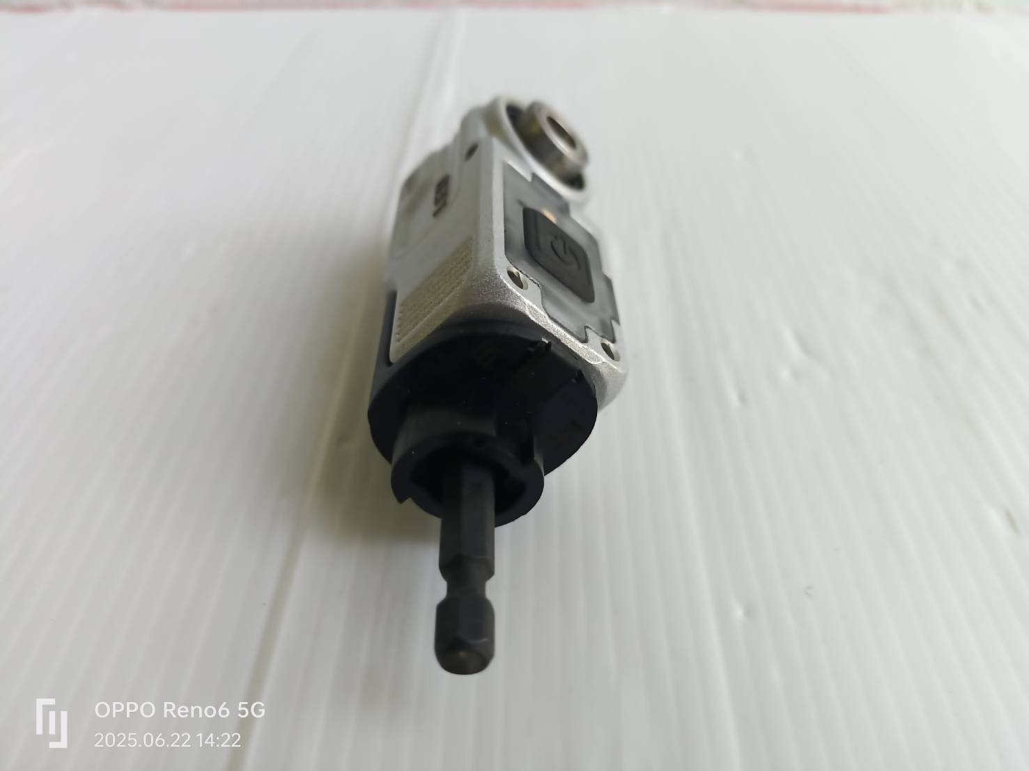 DEWALT DWALRAFT ก้านต่อไขควงมุมฉาก 90 องศา มีไฟLED ชาร์จ TYPE-C