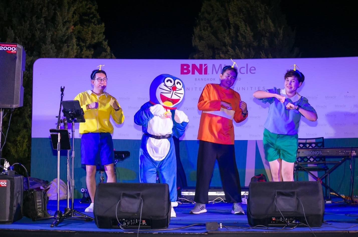 ชุดมาสคอต โดเรม่อน