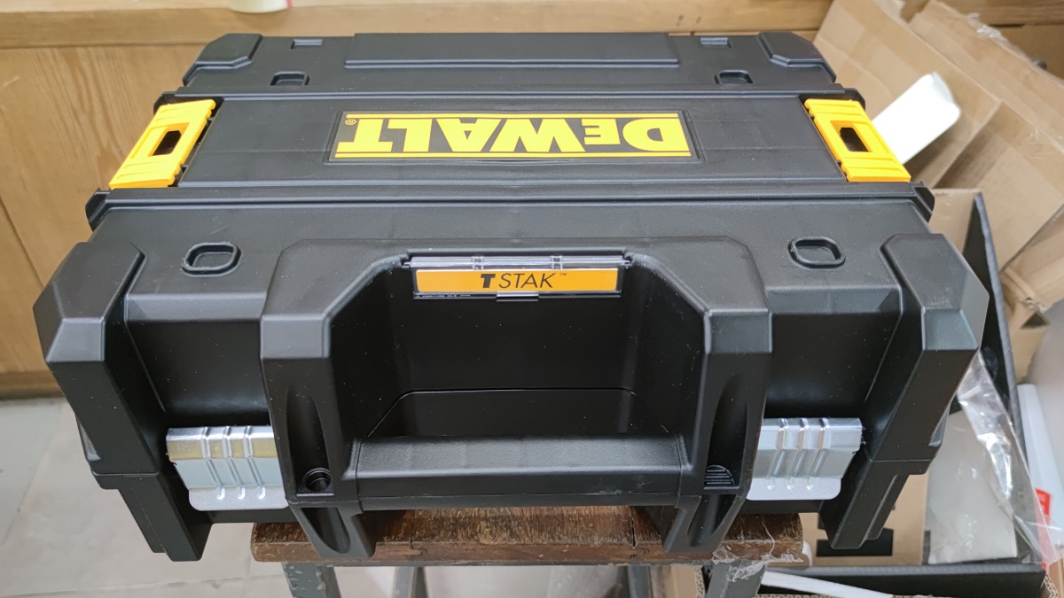เลเซอร์ระดับ12เส้น แสงเขียว DCE089NG18 DEWALT