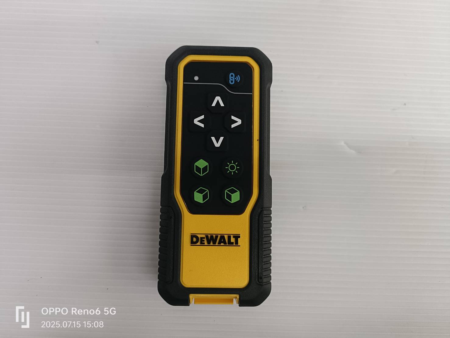 DEWALT รุ่น DCLE34035B-XJ เลเซอร์วัดระดับแบบ 3 เส้น 360 องศา 20V รุ่นรีโมทคอนโทรล