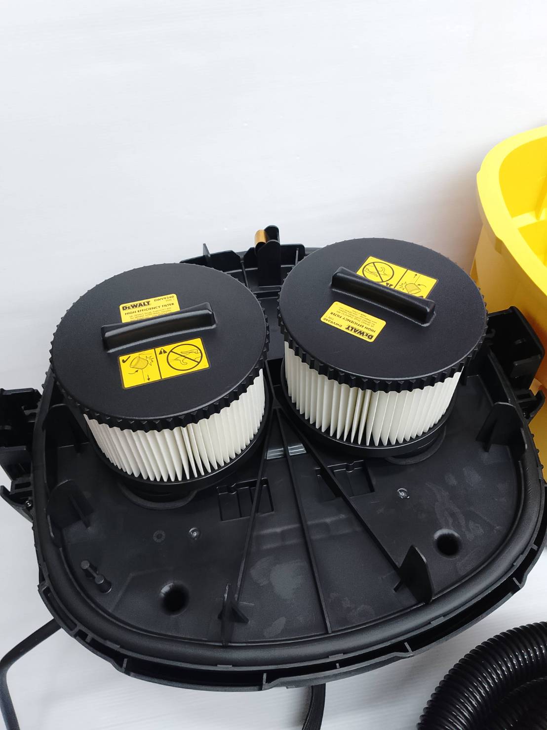 DEWALT รุ่น DWV901L-QS เครื่องดูดฝุ่นแห้งเปียก 30 ลิตร 1400 วัตต์