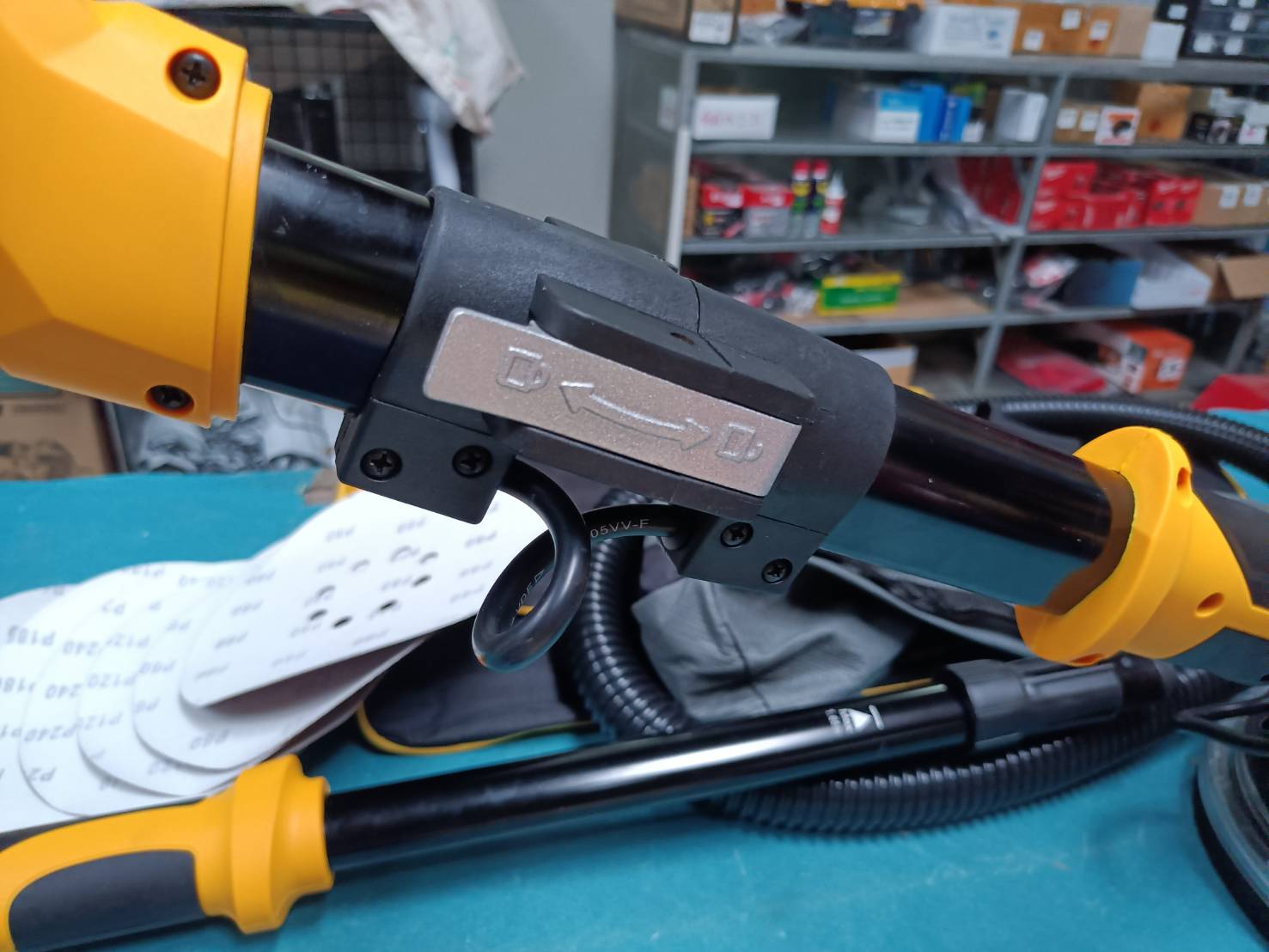 เครื่องขัดผนัง9" DWS10501 INGCO