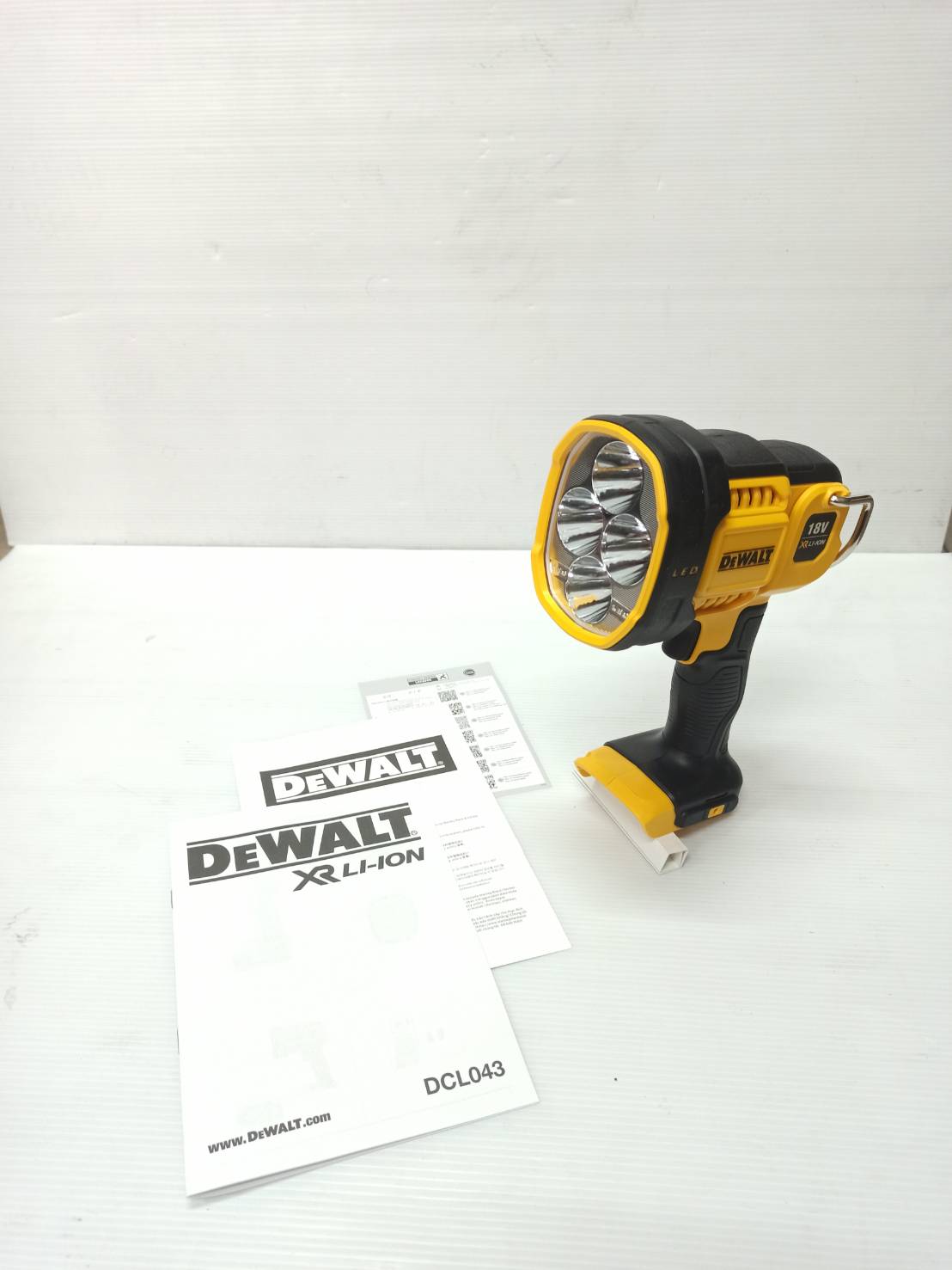 ไฟฉายLED DCL043N DEWALT