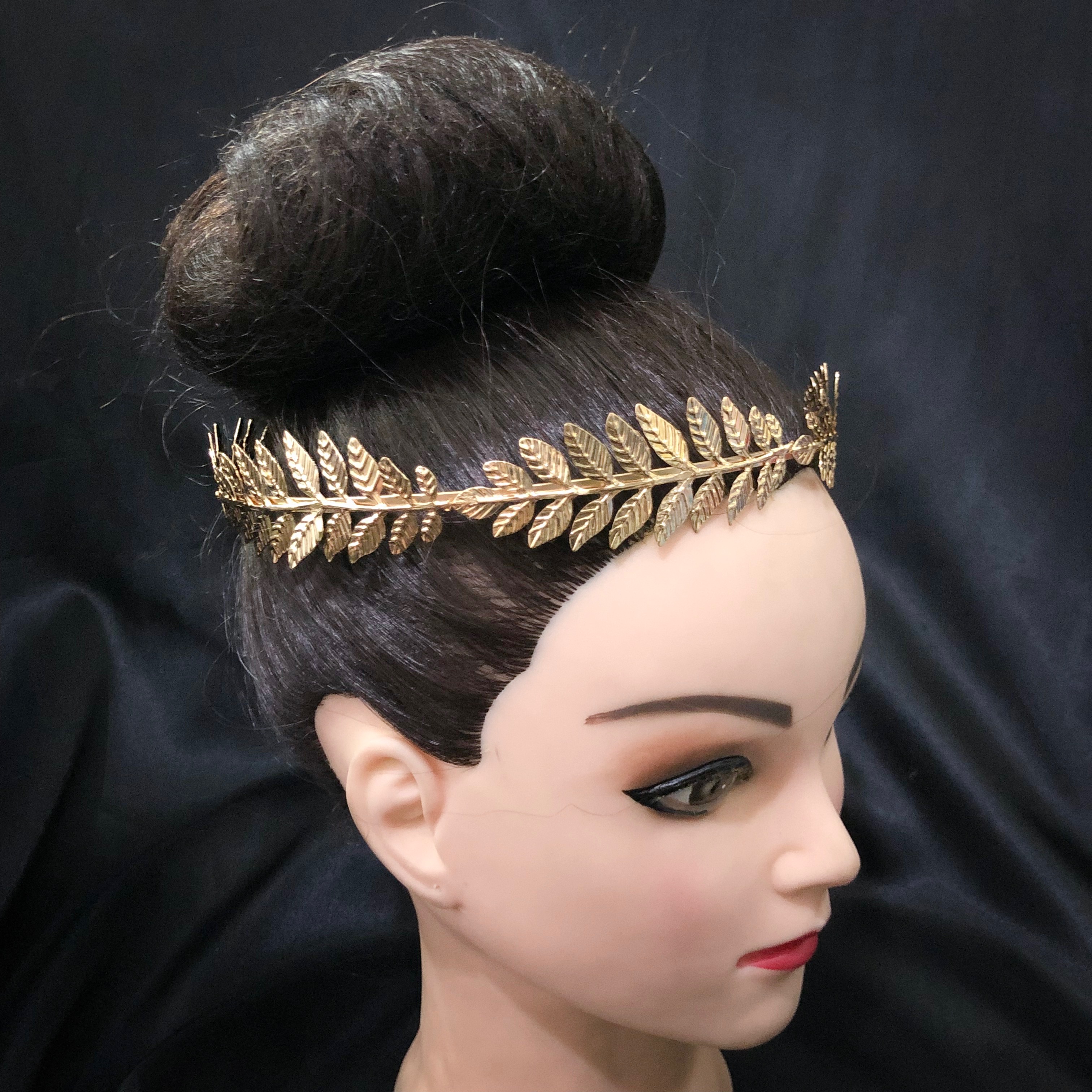 (พร้อมส่งจากไทย) สีทอง มงกุฎใบมะกอก มงกุฎวินเทจ มงกุฎเจ้าหญิงกรีก มงกุฎปัจฉิม วัสดุอลูมิเนียมอย่างดี ทนทาน น้ำหนักเบา ใส่ได้ทั้งชายและหญิง ร้านค้าไทย คุยง่าย จัดส่งเร็ว