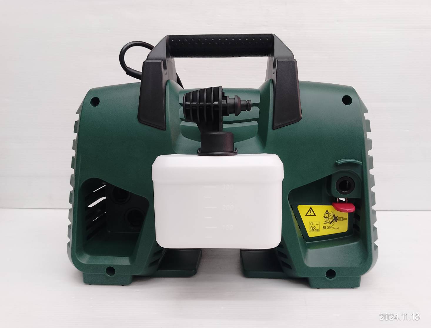 เครื่องฉีดน้ำแรงดันสูง EASYAQUATAK110 BOSCH