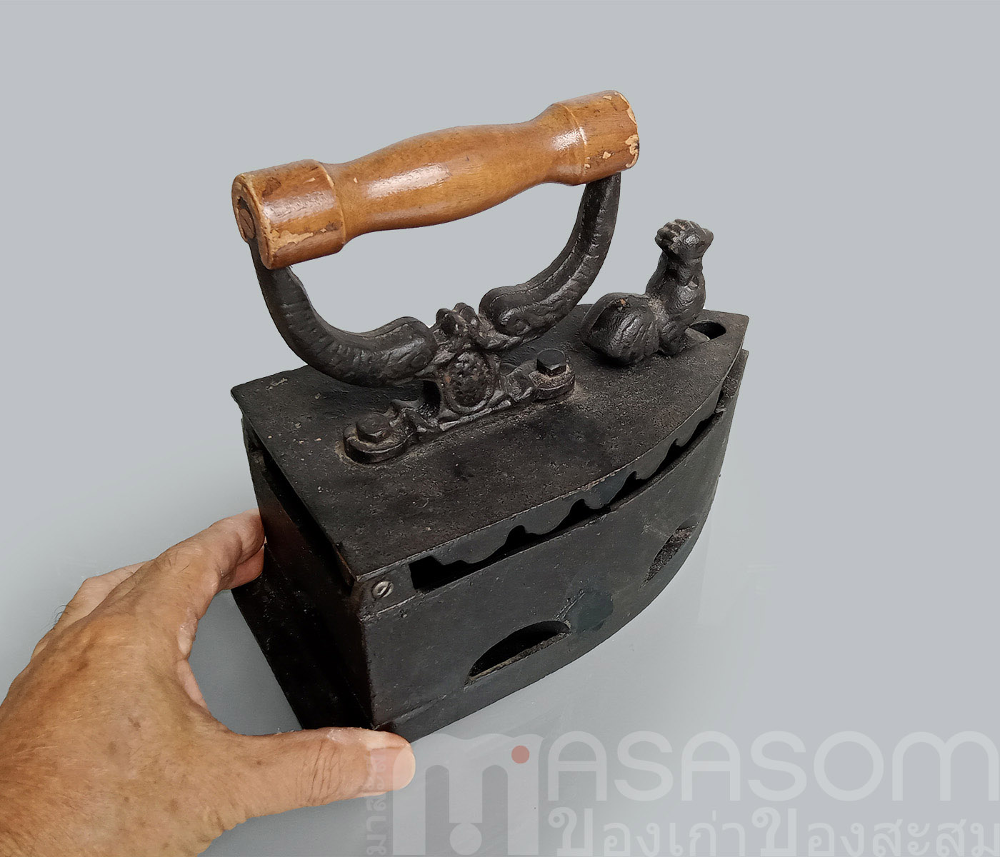 เตารีดหัวไก่เหล็กหล่อเก่ายุโรป