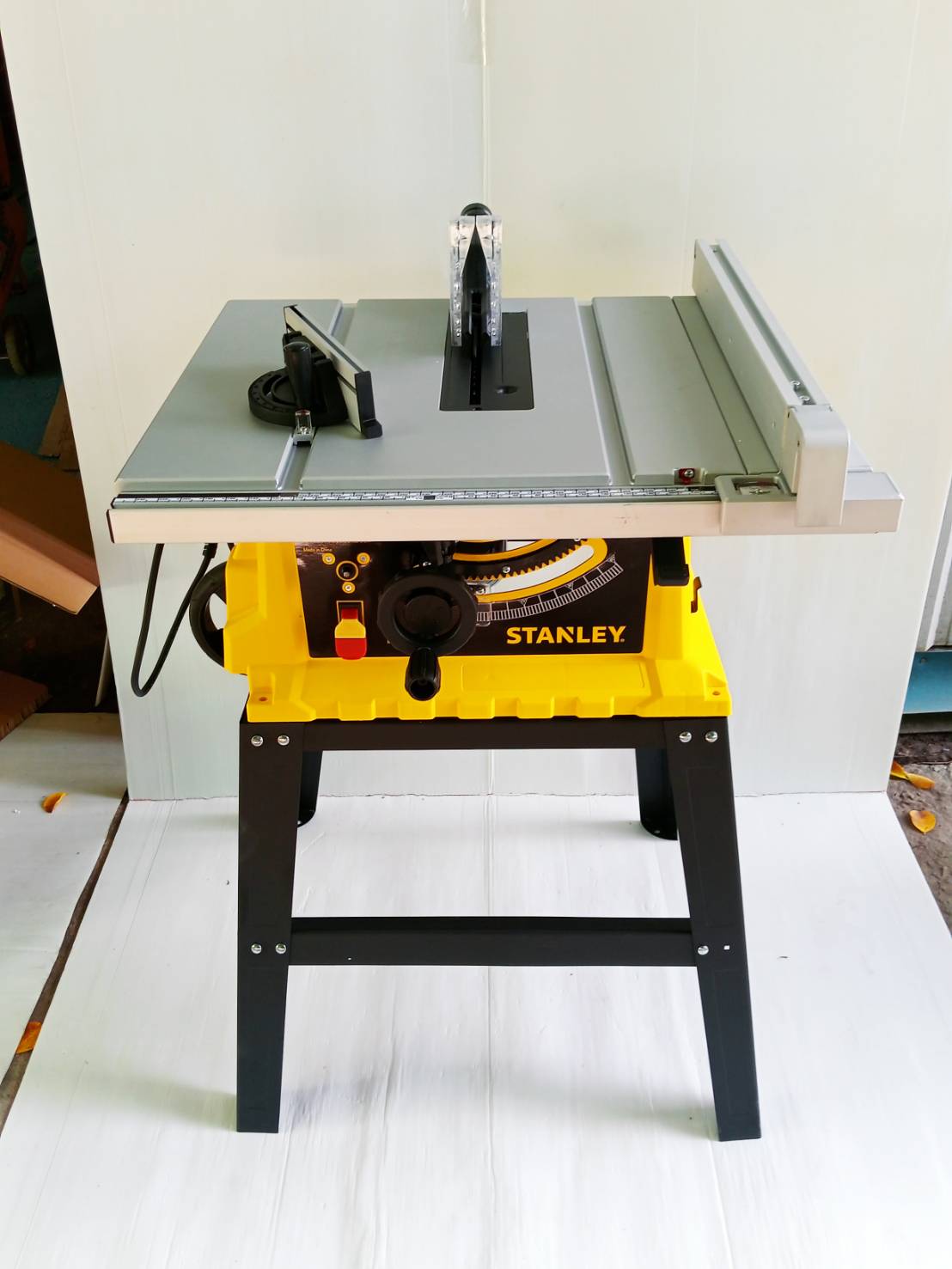 โต๊ะแท่นเลื่อย10" SST2001-B1 STANLEY