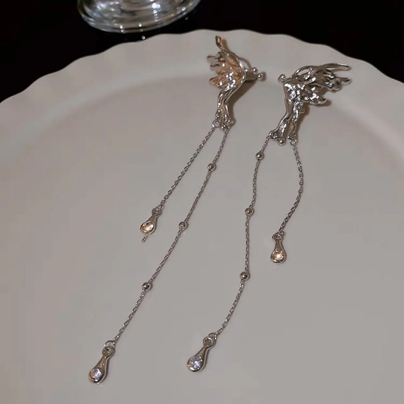 (พร้อมส่ง) EarCuff 007 Angel wings เมทัลลิคพู่ยาว ได้ทั้งคู่ ไม่ต้องเจาะหู ร้านคนไทย คุยง่าย ส่งเร็ว