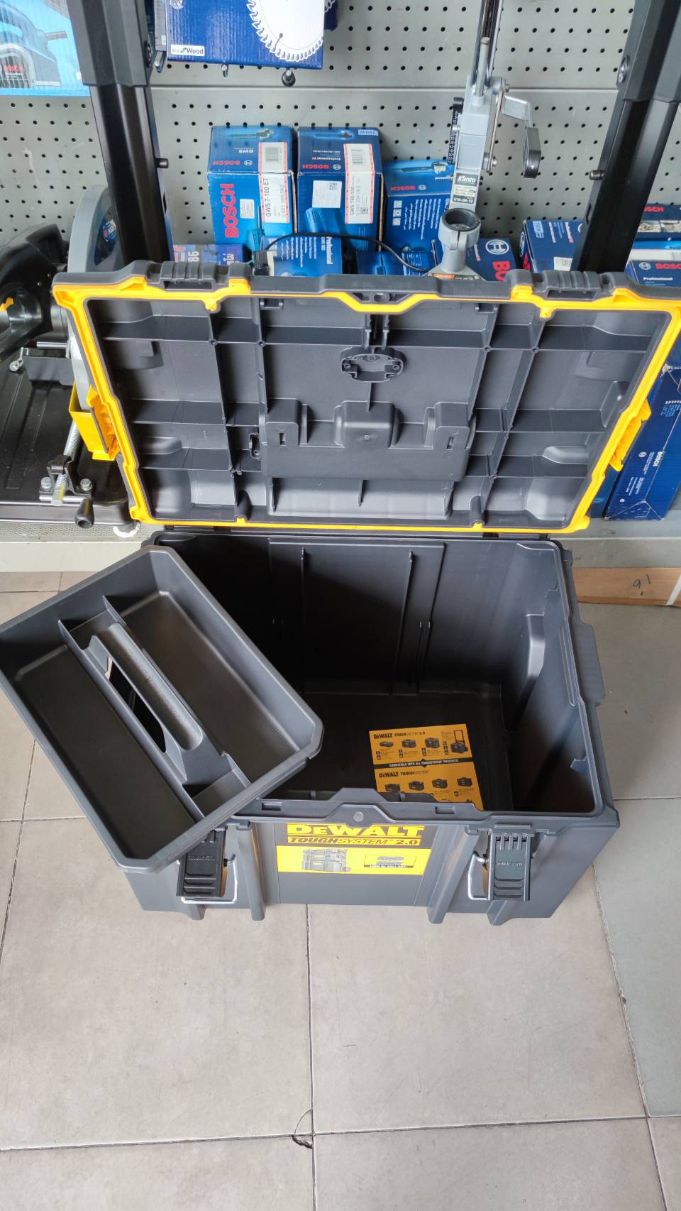 กล่องใส่เครื่องมือ+ถาด+มีล้อ DWST83295-1 DEWALT TOUGHSYSTEM2.0