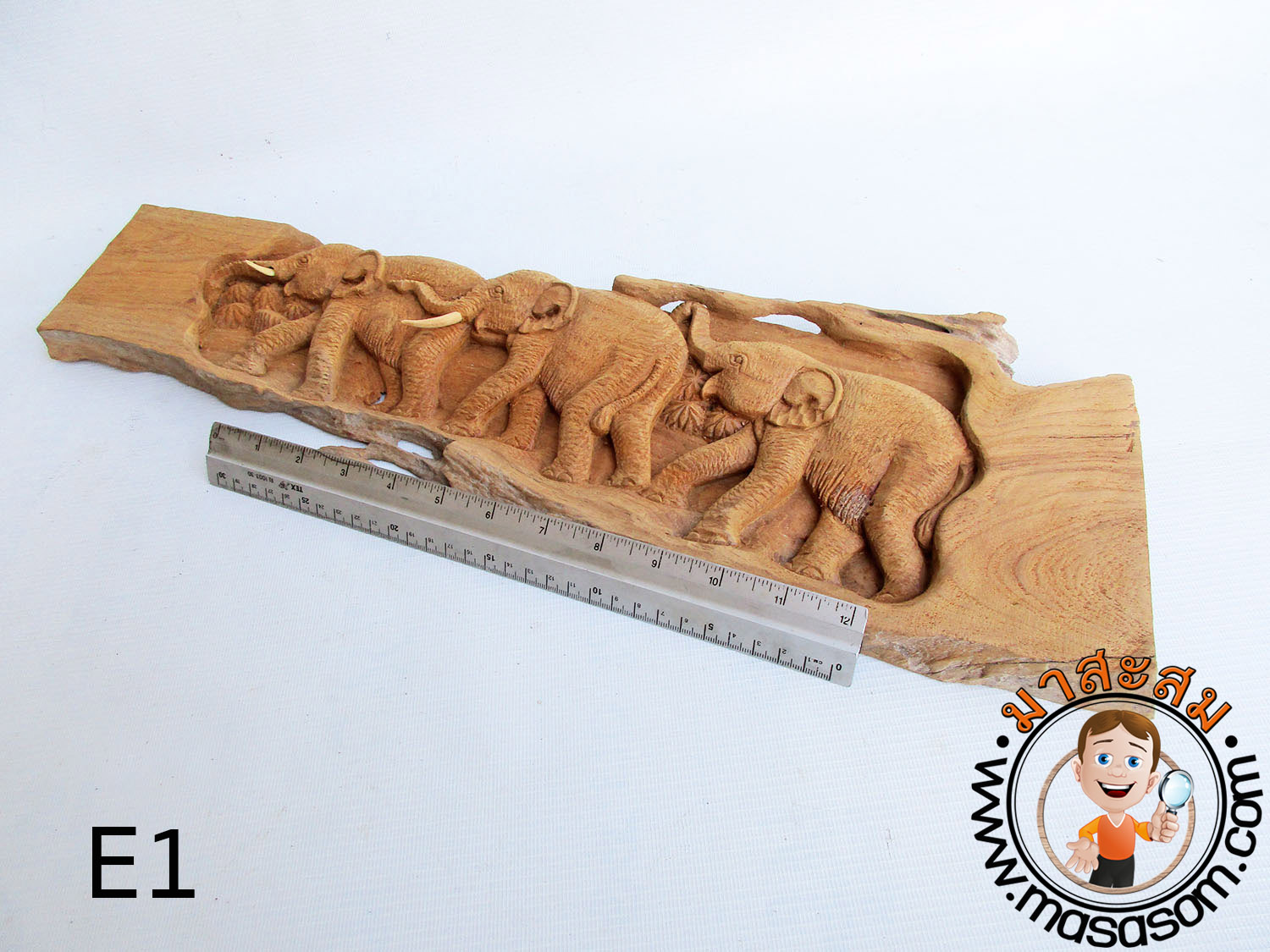 ช้างไม้สักแกะสลัก