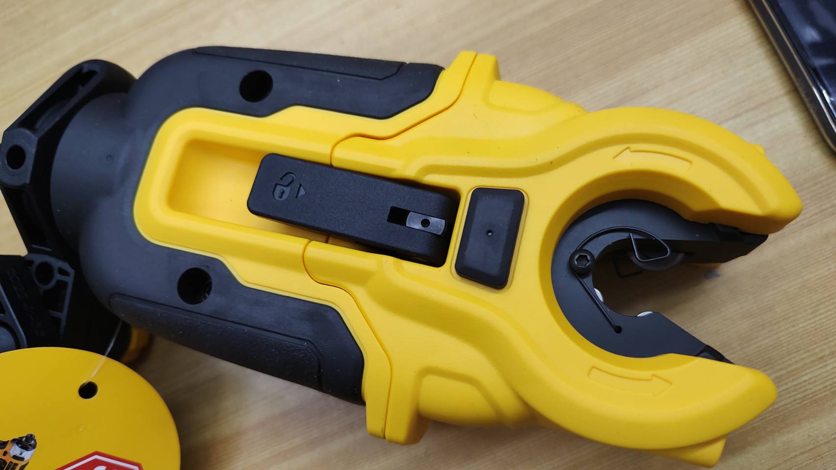 DEWALT อุปกรณ์เสริมสำหรับแปลงเป็นเครื่องตัดท่อทองแดง DWACPRIR