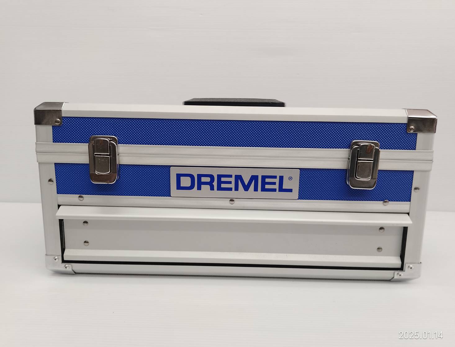 เครื่องเจียรมือ รุ่น 3000-8/64 พร้อมอุปกรณ์เสริม 64 ชิ้น DREMEL