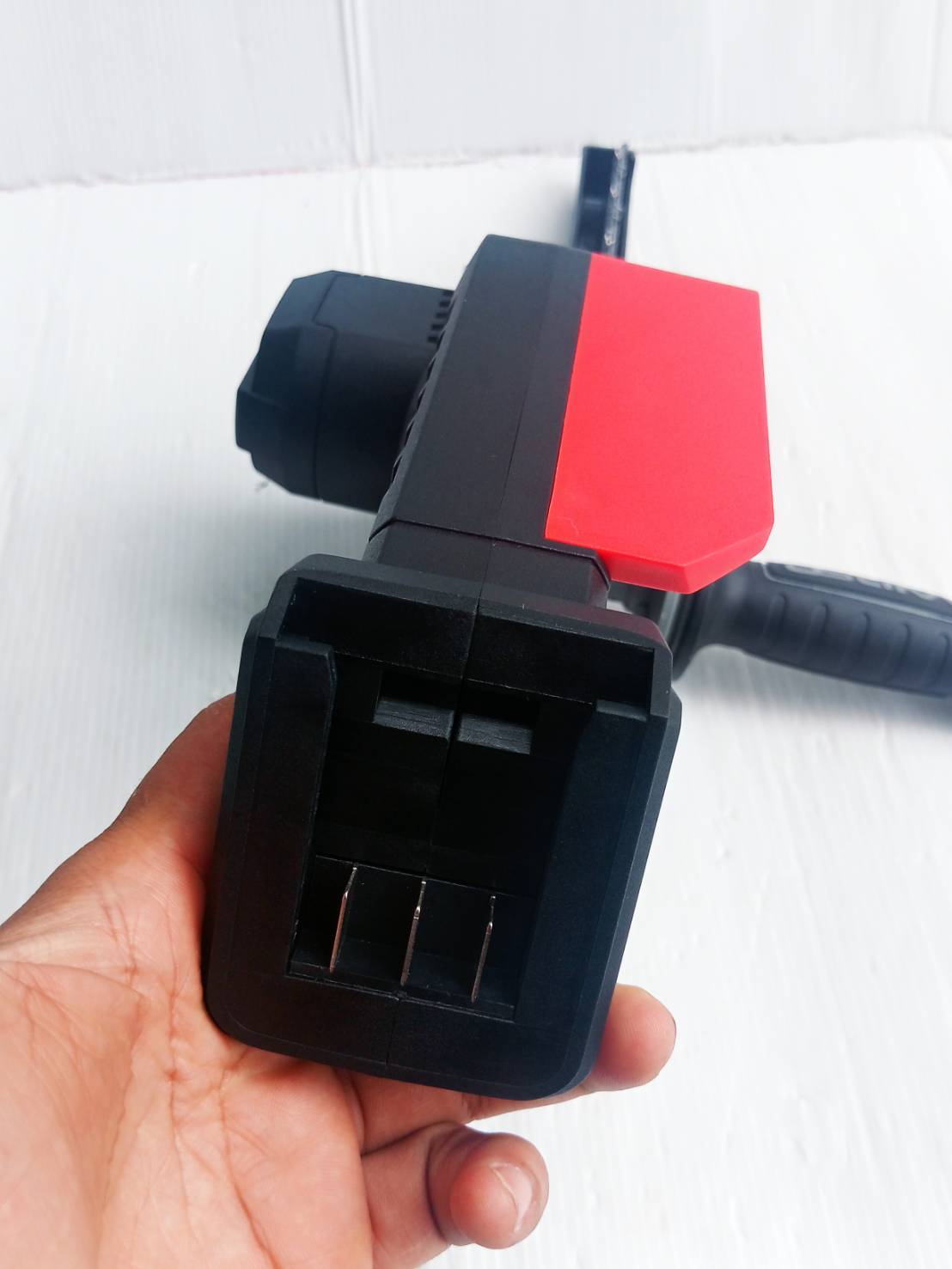 เลื่อยไฟฟ้าไร้สายไร้แปรงถ่าน 8" OCMC537-N 20V OSUKA