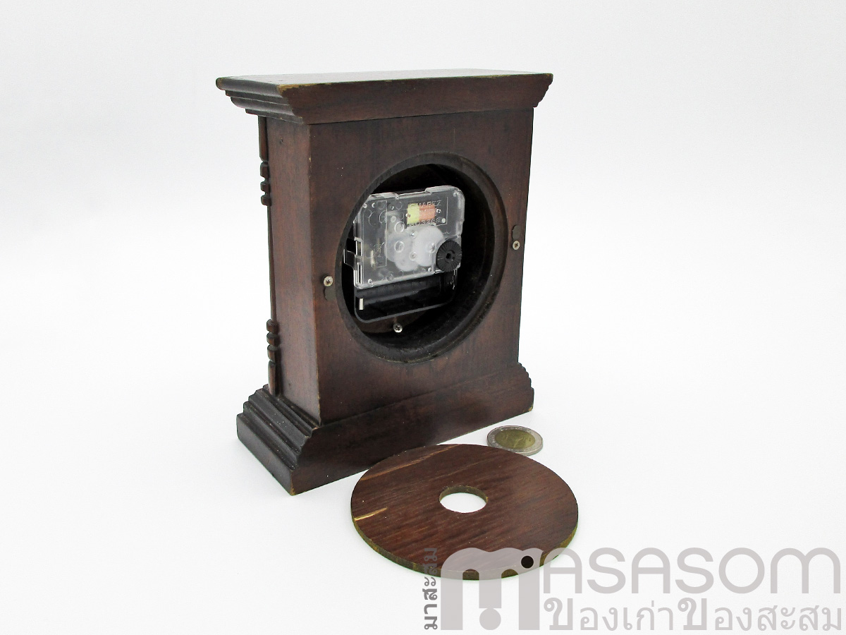นาฬิกาตั้งโต๊ะไม้เก่า