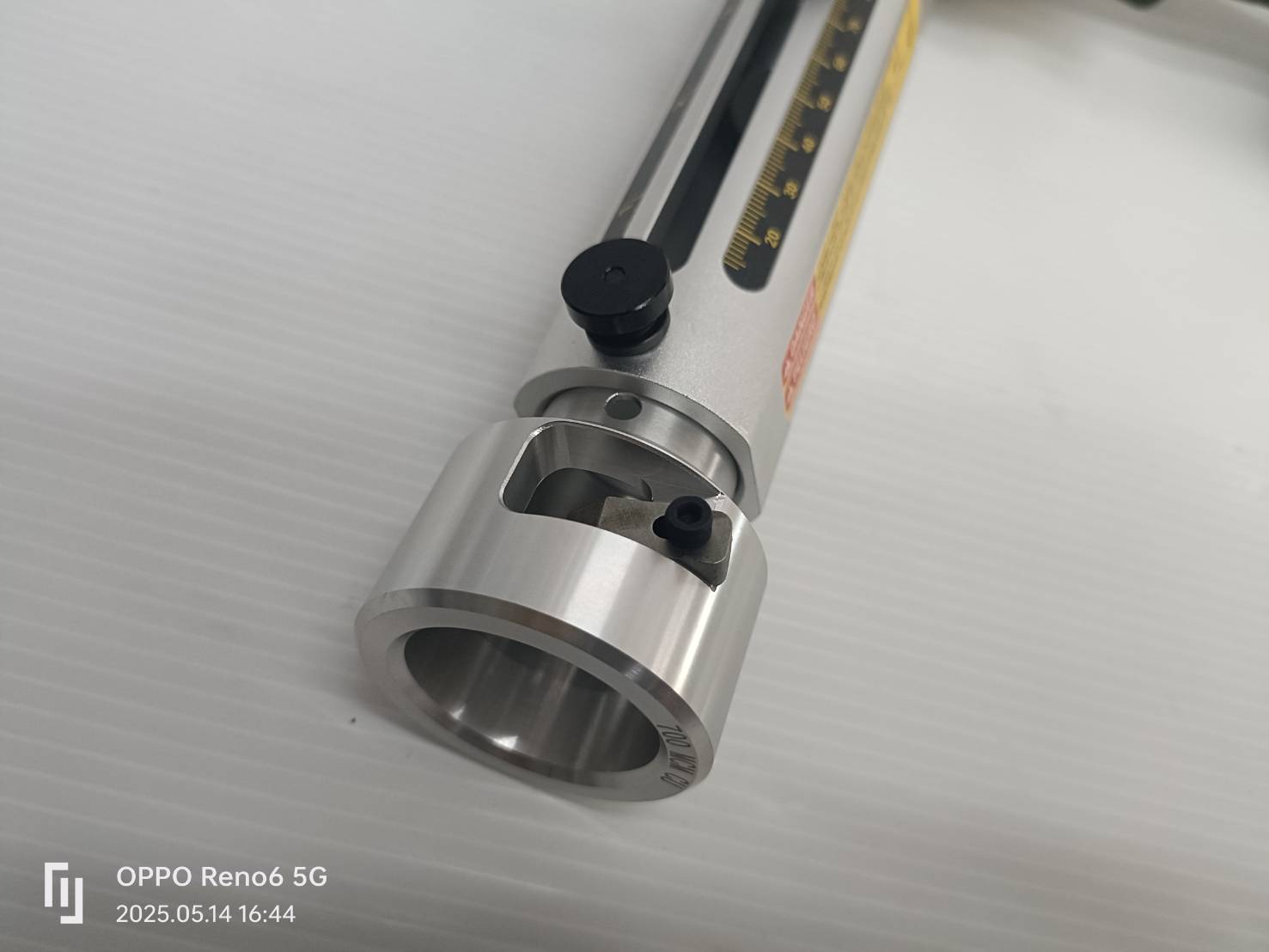 DEWALT เครื่องปอกสาย20V รุ่น DCE151NT-B1 (ตัวเปล่า)