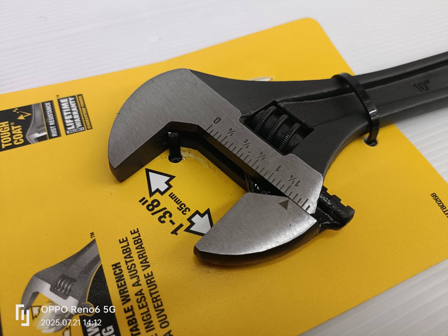 DEWALT ประแจเลื่อนขนาด 10 นิ้ว รุ่น DWHT80268 ความกว้างของขากรรไกร 1-11/32 นิ้ว ผลิตจากเหล็กกล้าทั้งชิ้น