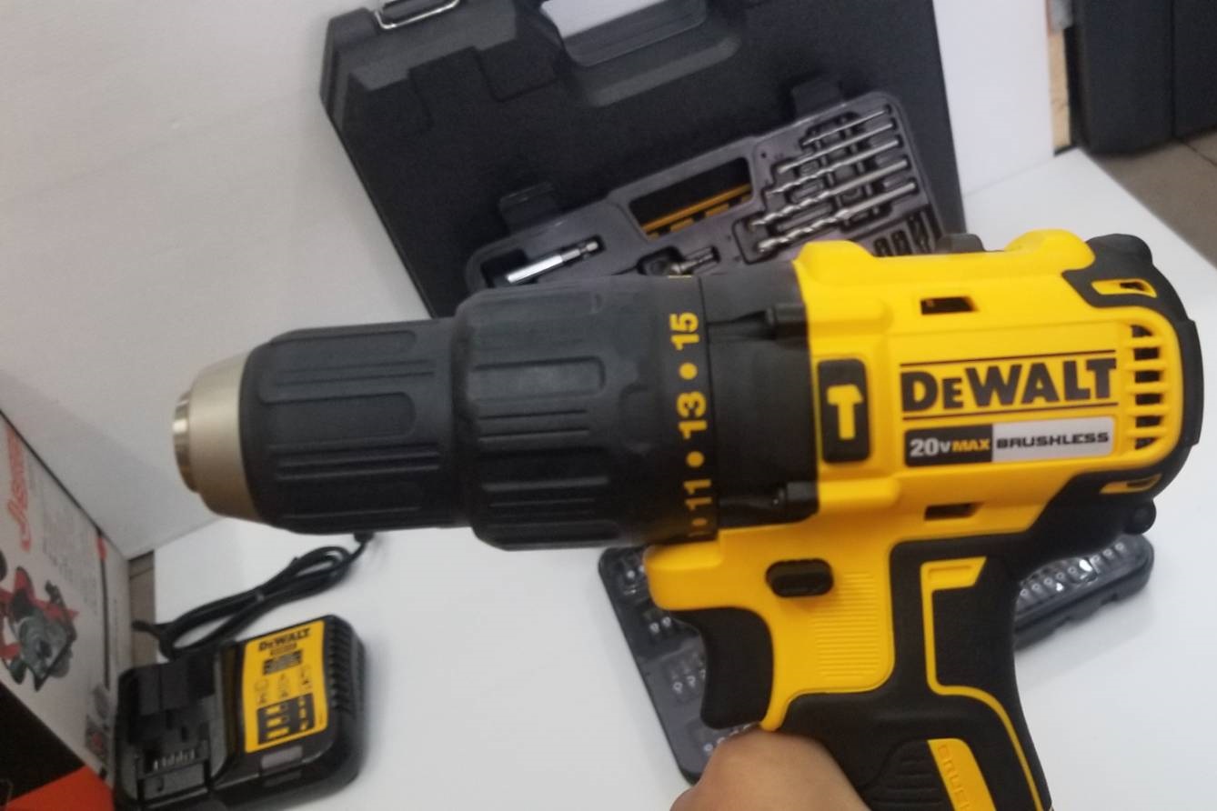 สว่านกระแทกไร้สาย20V DCD7781D2A DEWALT