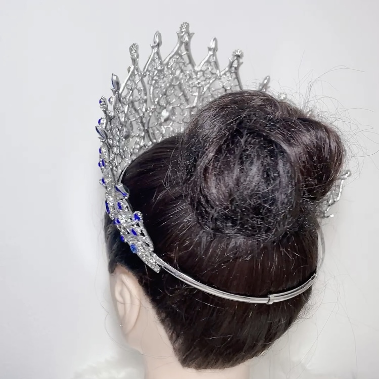 (พร้อมส่งจากไทย) มงกุฏ 115 สีน้ำเงิน มงกุฎนางงาม มงกุฎเพชร มงกุฎประกวด สวยงามอลังการ ฐานมงวงกลมปรับได้ สินค้าพร้อมส่ง ไม่ต้องรอนาน งานพรีเมี่ยม