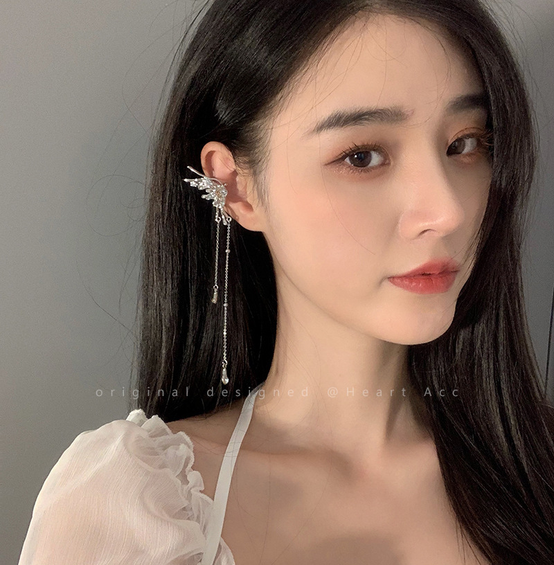 (พร้อมส่ง) EarCuff 007 Angel wings เมทัลลิคพู่ยาว ได้ทั้งคู่ ไม่ต้องเจาะหู ร้านคนไทย คุยง่าย ส่งเร็ว
