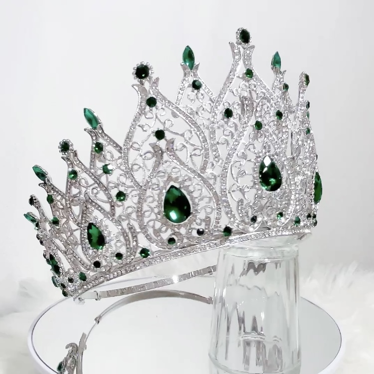 (พร้อมส่งจากไทย) มงกุฏ 115 สีเขียว มงกุฎนางงาม มงกุฎเพชร มงกุฎประกวด สวยงามอลังการ ฐานมงวงกลมปรับได้ สินค้าพร้อมส่ง ไม่ต้องรอนาน งานพรีเมี่ยม