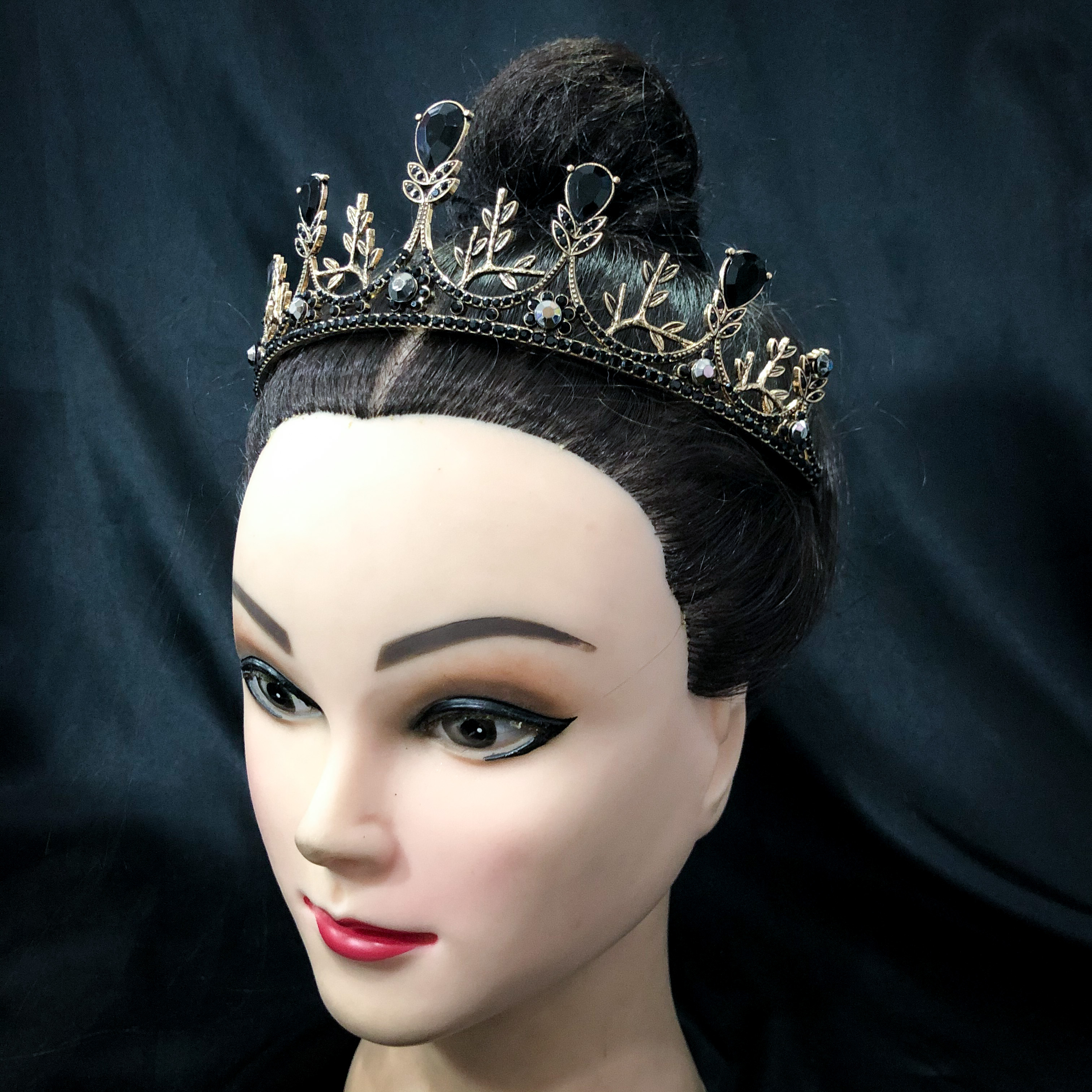 (พร้อมส่ง) มงกุฎสีดำ 258 งานสวยเกินราคา เกรดพรีเมี่ยม ใส่ได้หลายครั้ง