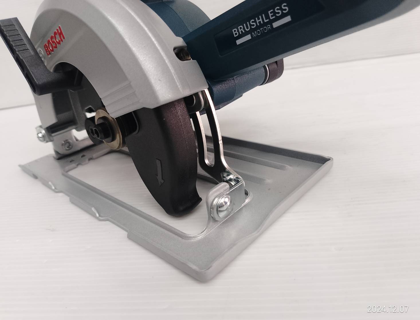 BOSCH เลื่อยวงเดือน5" 18V GKS18V-44 06019M30L0