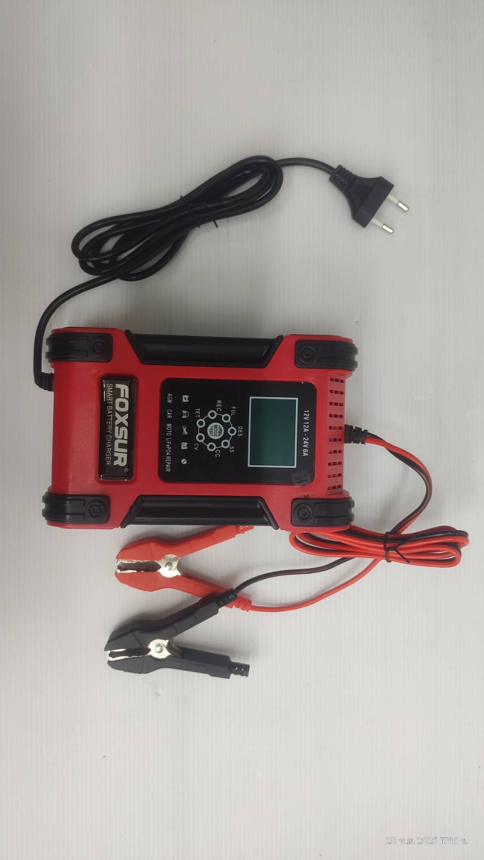 FOXSUR 12V12A เครื่องชาร์จแบตรถ กำลังไฟสูง ที่ชาร์จแบตรถ รถยนต์ มอไซค์ FBC122412D