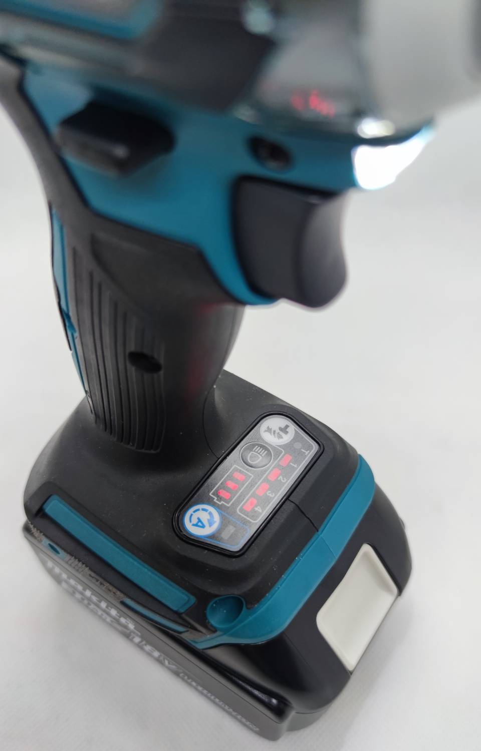 ไขควงกระแทกไร้สาย1/4 DTD171RFE MAKITA